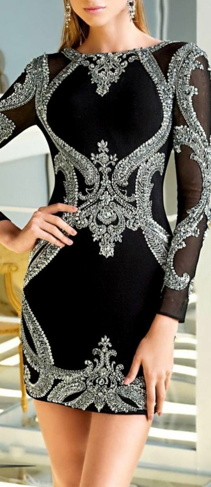 festtags modno crno-haljina-s rukavima srebro-elemnten naušnice