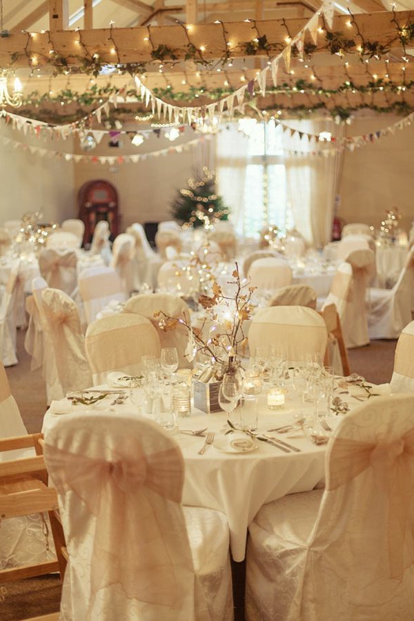 fehér karácsonyi dekoráció - elegáns étterem