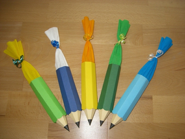 Iskolai beiratkozás - színes ceruzák