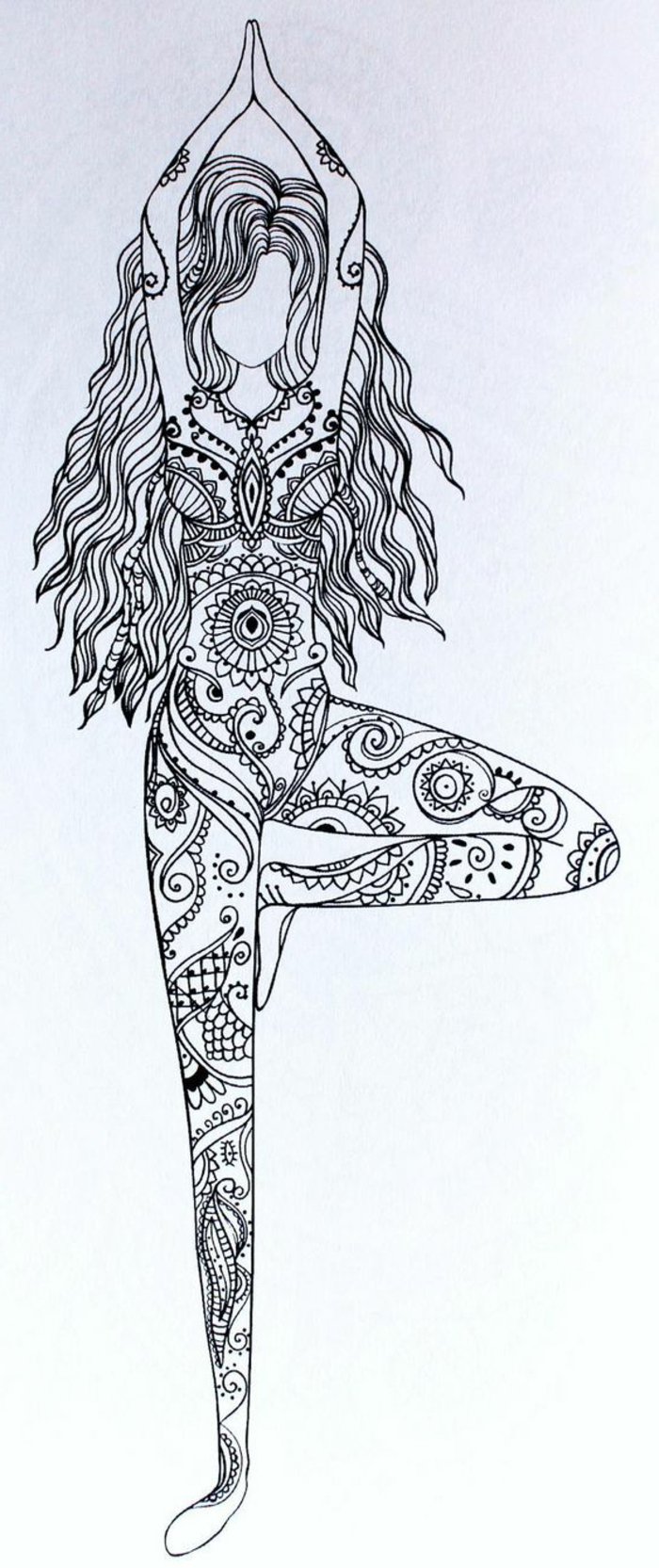 egy mandala rajz egy lányt, aki jóga, hosszú hullámos hajú lány, mini mandala
