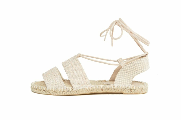 Плажни облекла, летни обувки в светъл цвят, подплатени обувки в кремаво бяло, плоска подметка