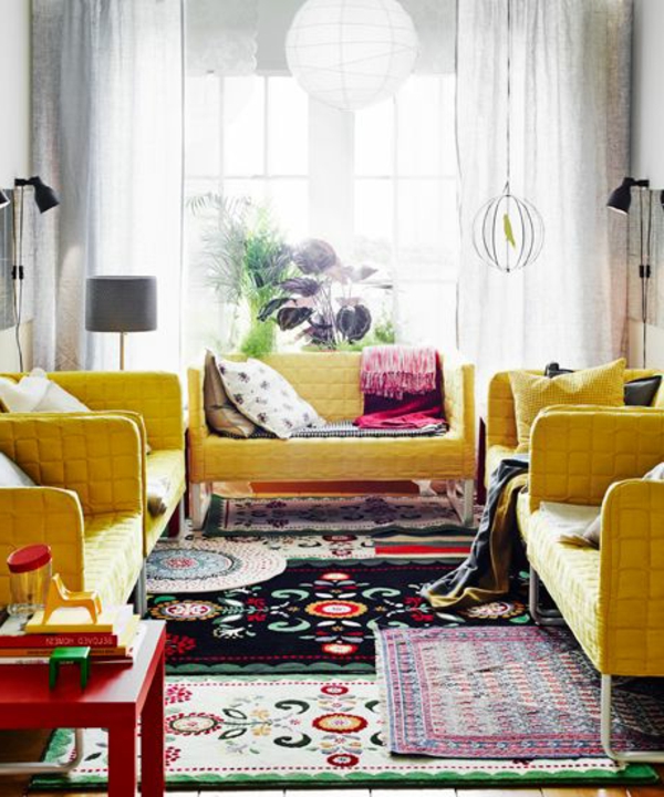 малки мебели за хола в жълт цвят