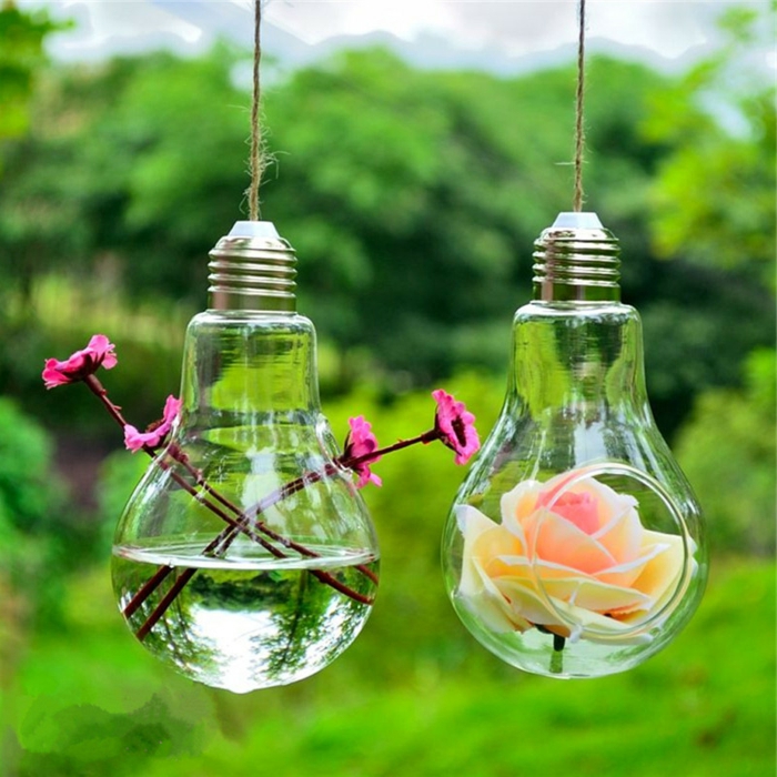 manualidades con bombillas, decoraciones de jardín, flores, jarrones de pera