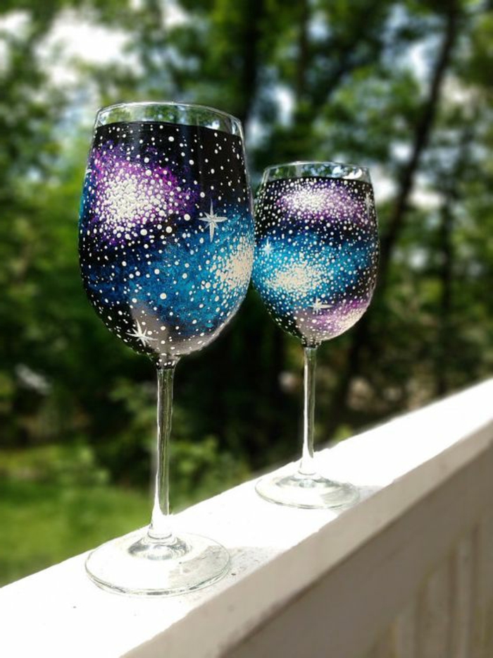 декорирайки чаши за вино, боядисване на вино стъкло, пространство, звезди, космос