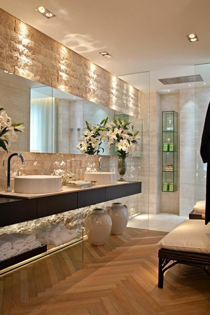 8 salles de bains design-idées-rêve bader-salle de bains avec naturel pierre et de nombreux miroir