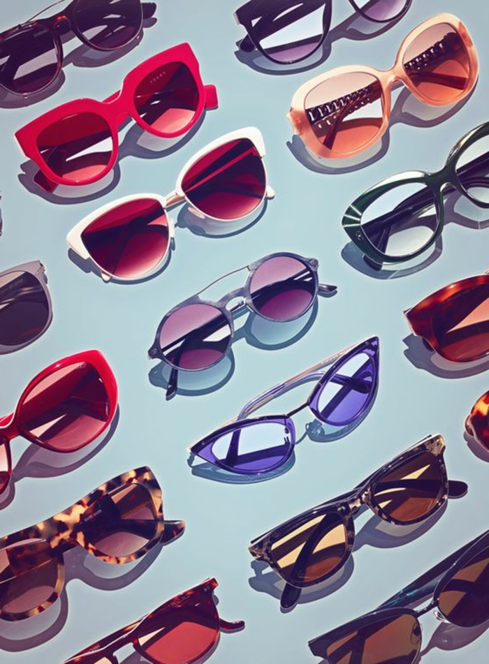 Аксесоари в 80-те години - слънчеви очила за жени в различни модели и цветове