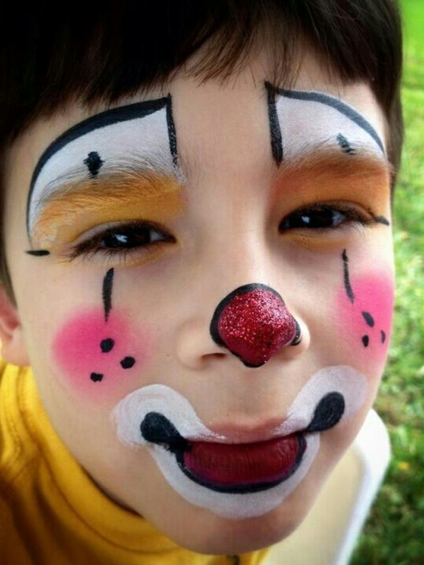 klaun lice - cool izgled - fotografija snimljena iz blizine