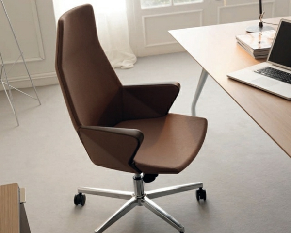Πολυθρόνα-μοντέρνα καρέκλα γραφείου μπράτσα-εργονομικά HyWay-Orlandini σχεδιασμού