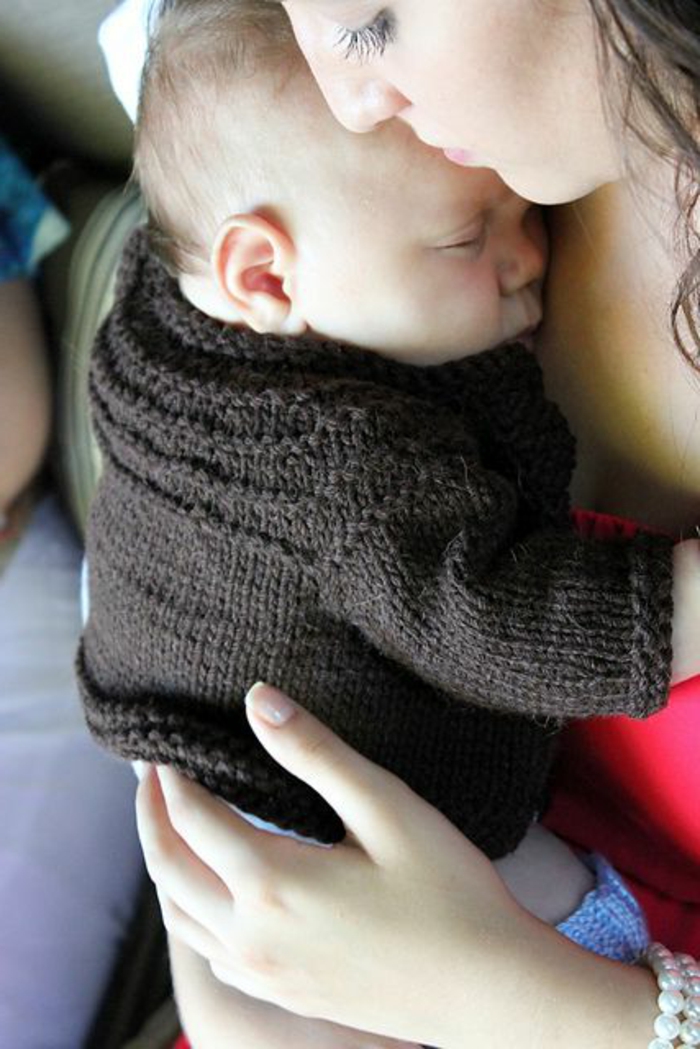 Бебе пуловер сплотена-тъмно кафява