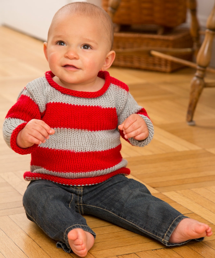 Bebé suéter de punto-rojo-azul-y-jeans