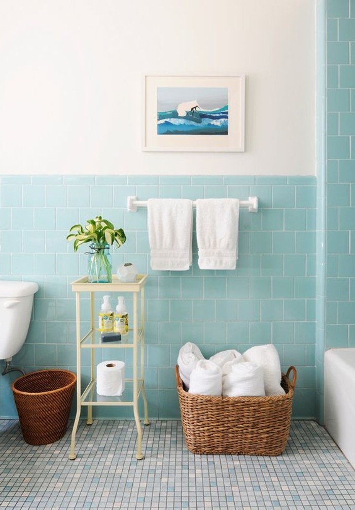 precioso cuarto de baño de azulejos mitmediterraner-diseño-en-azul