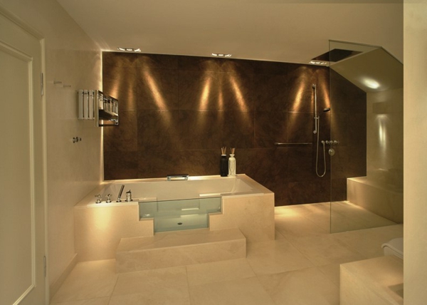 Salle de bains éclairage Agodesign idées de design d'intérieur de salle de bains éclairage par le plafond