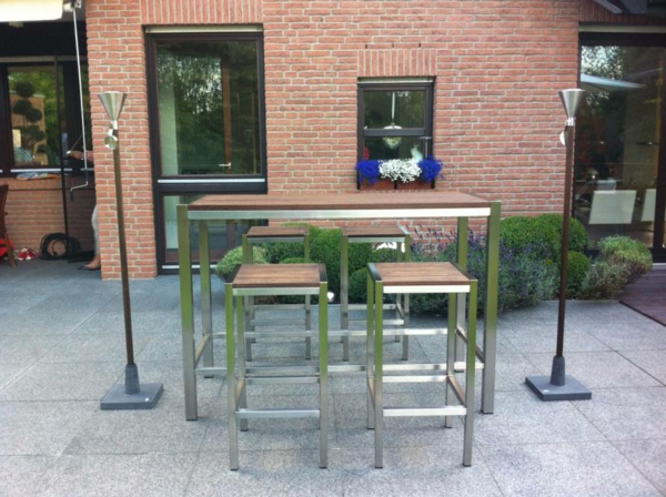Bar Tablica Set sa četiri stolice-u vrt dizajn ideje