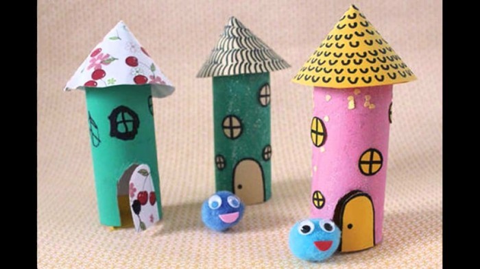Craft Ideas-con-papel higiénico rollos Casas coloridas