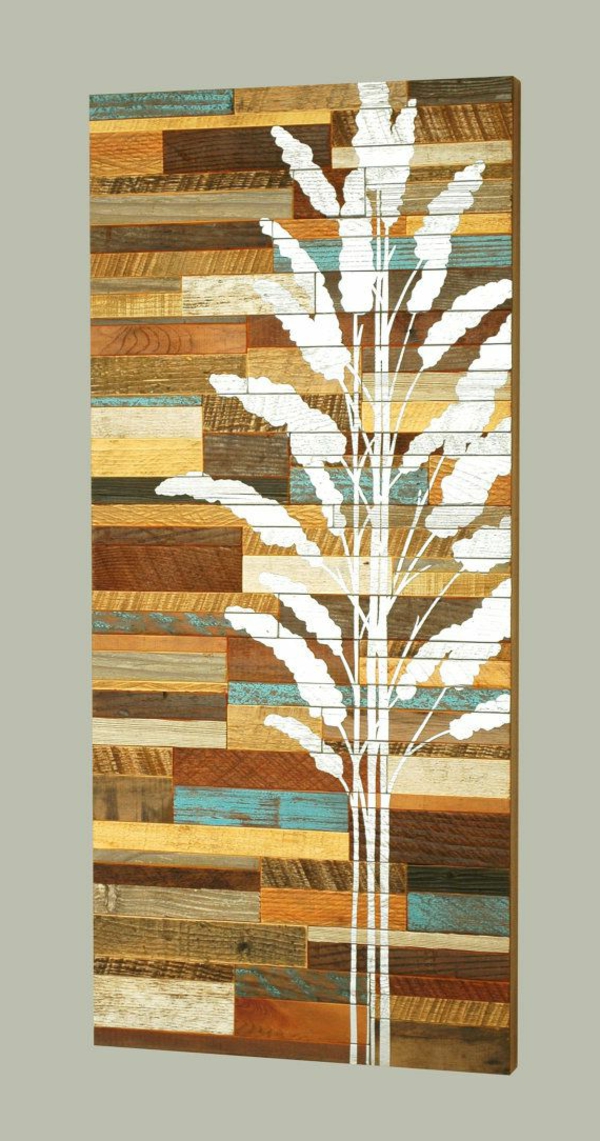 Árbol blanco sobre madera de la paleta muerto varió idea de la decoración