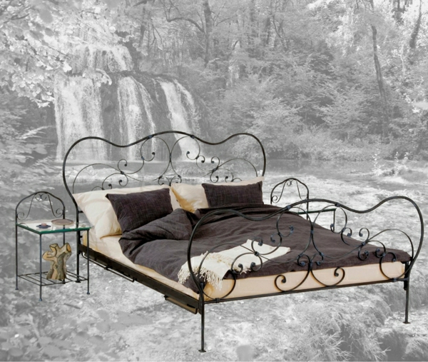 Κρεβάτι-of-σφυρήλατο σίδερο τοπίο Δάσος Καταρράκτης κρεβάτι-καφέ-μπεζ κομοδίνο