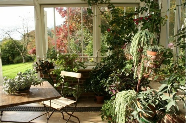 Cvjetni drveni stol-biljka zimski-make