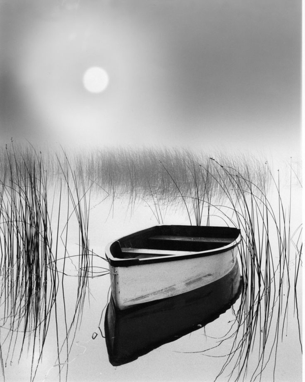 черно-бяла фотография Boot езеро