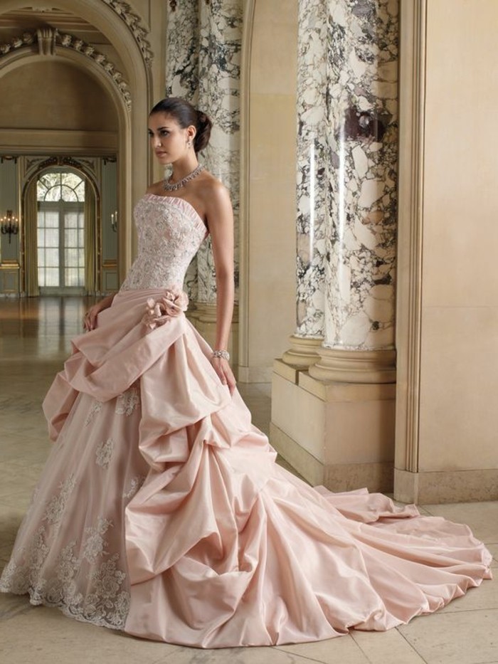 Vjenčana haljina - u ružičastim bojama - princeze