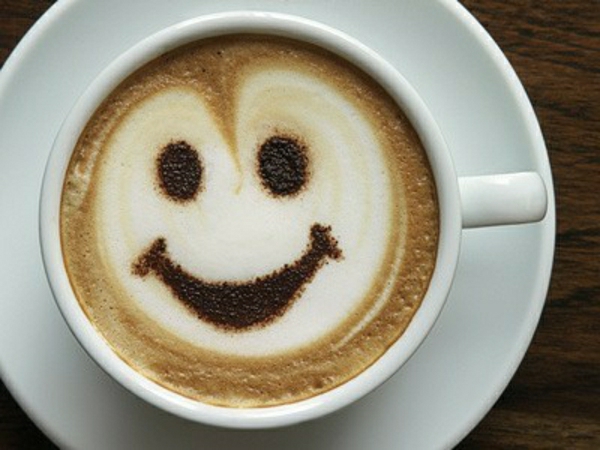 Osmijeh šalica kave kava