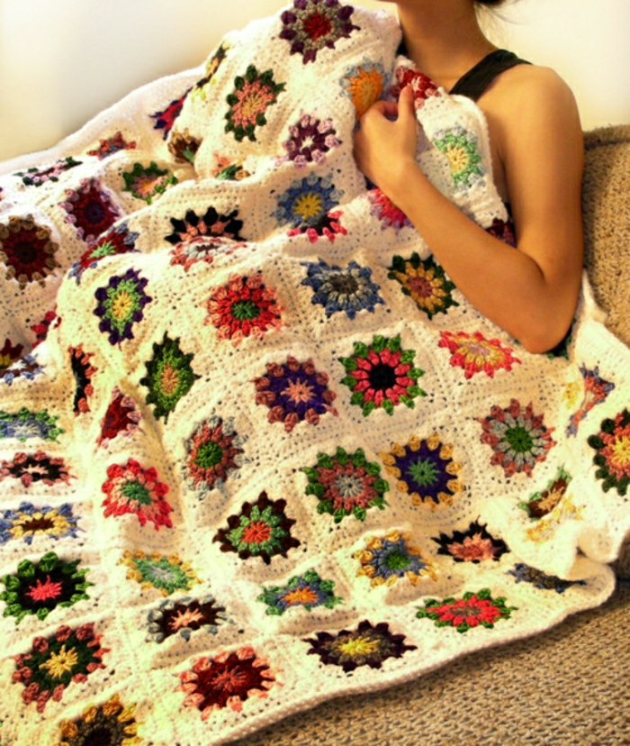 Techo crochet-cuadrados-y-flores-redimensionadas