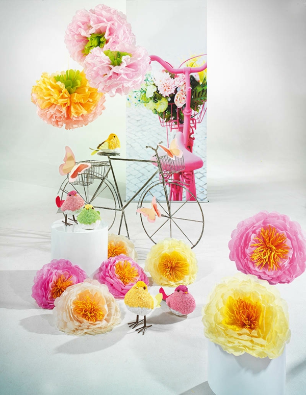Dekoráció Kerékpár és papír virágok átméretezett