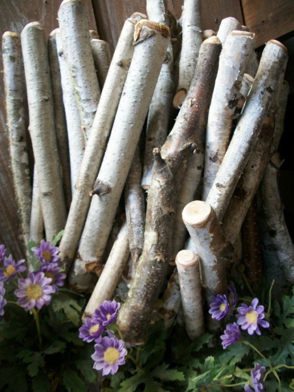 Nyírfa törzsből készült díszek - és virágok