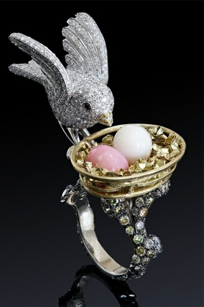 Дизайнер Пръстени модел с много камъни-Nest Egg Bird