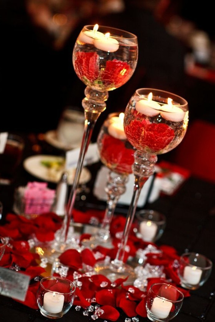 Ароматни свещи-с-рози-в-високи чаши