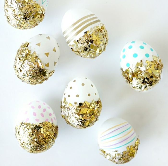 Decorar festivamente huevos de Pascua y traer humor