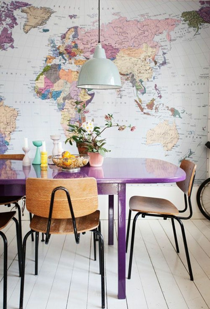 Трапезария-лилаво-маса-колоритен-тапети карта на света Модела оригинална идея