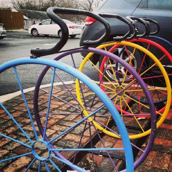 Bicikl Stand-by-mehere-bicikle-u-raznim-bojama