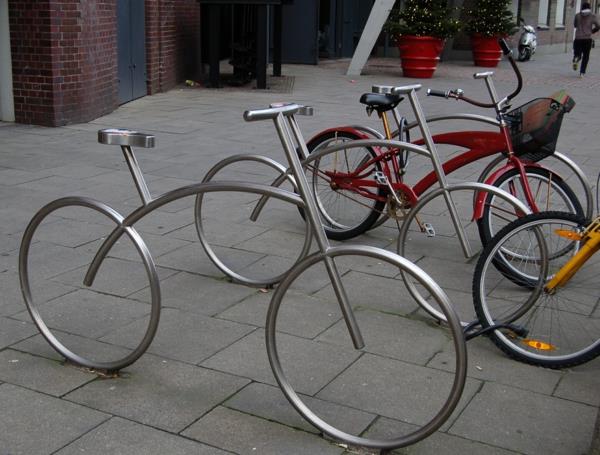 Bicikl stand-kao-bicikle-u od nehrđajućeg čelika