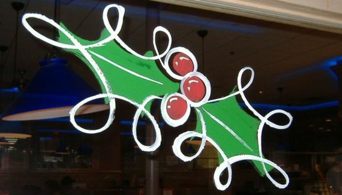 прозорци тапети Коледа-калайджия-имел сам боя