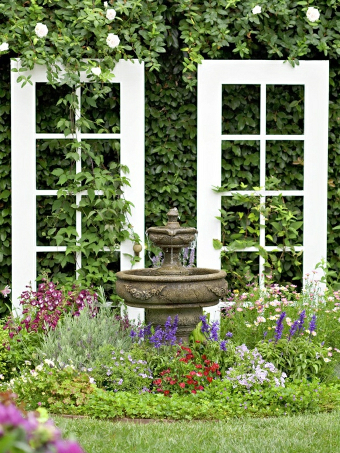 Vrt Cvijeće stari prozor okvira izvor vode