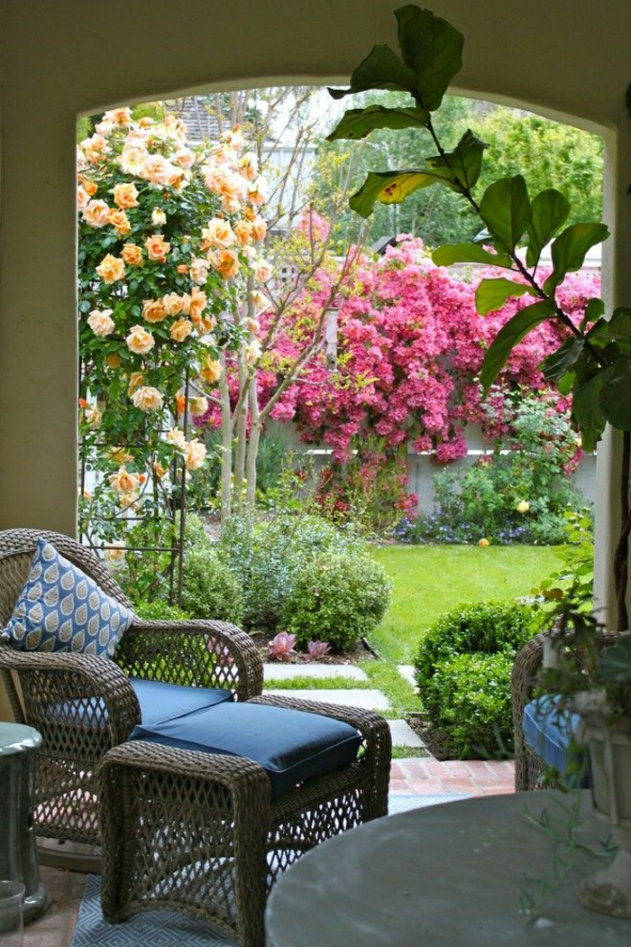 Vrt u mediteranskom stilu ratan namještaja Zeleni cvijet