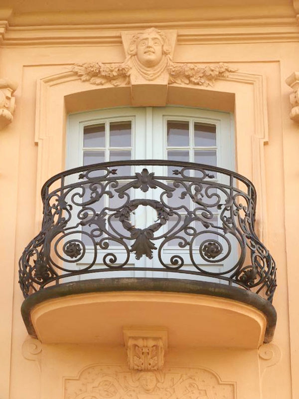 Парапети от желязо по-а-кръг балкон