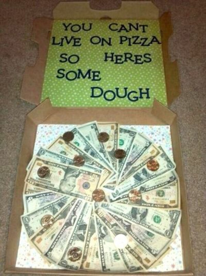 Pokloni-za-maturu pizzu s novcem