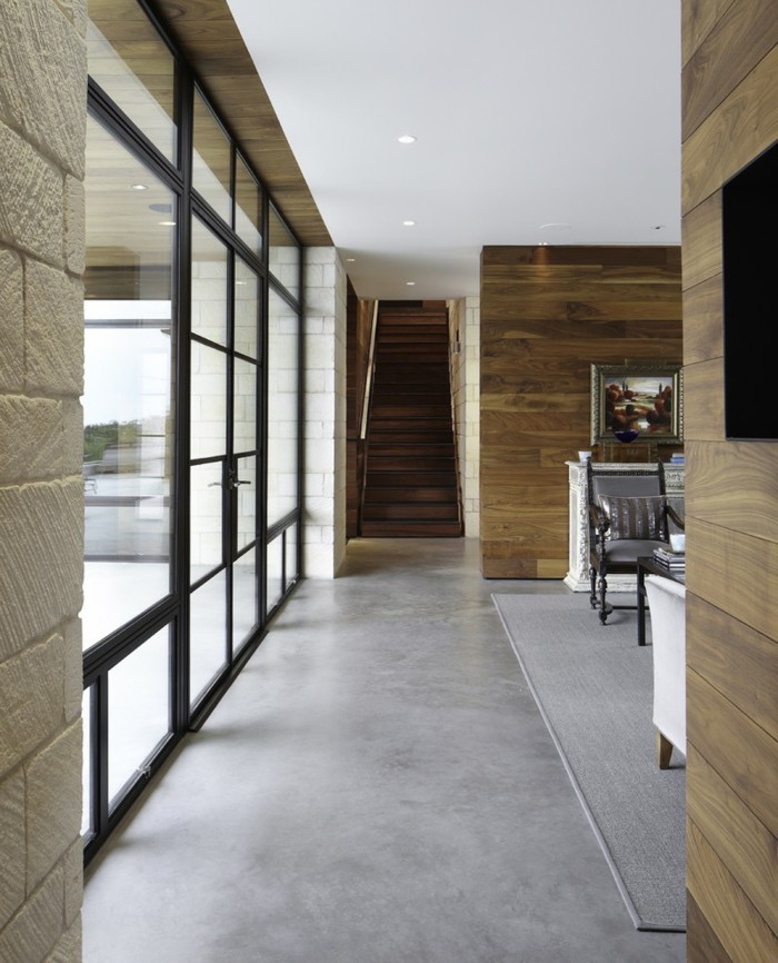 idées de conception Corridor panelle-to-the-murs gris-sol