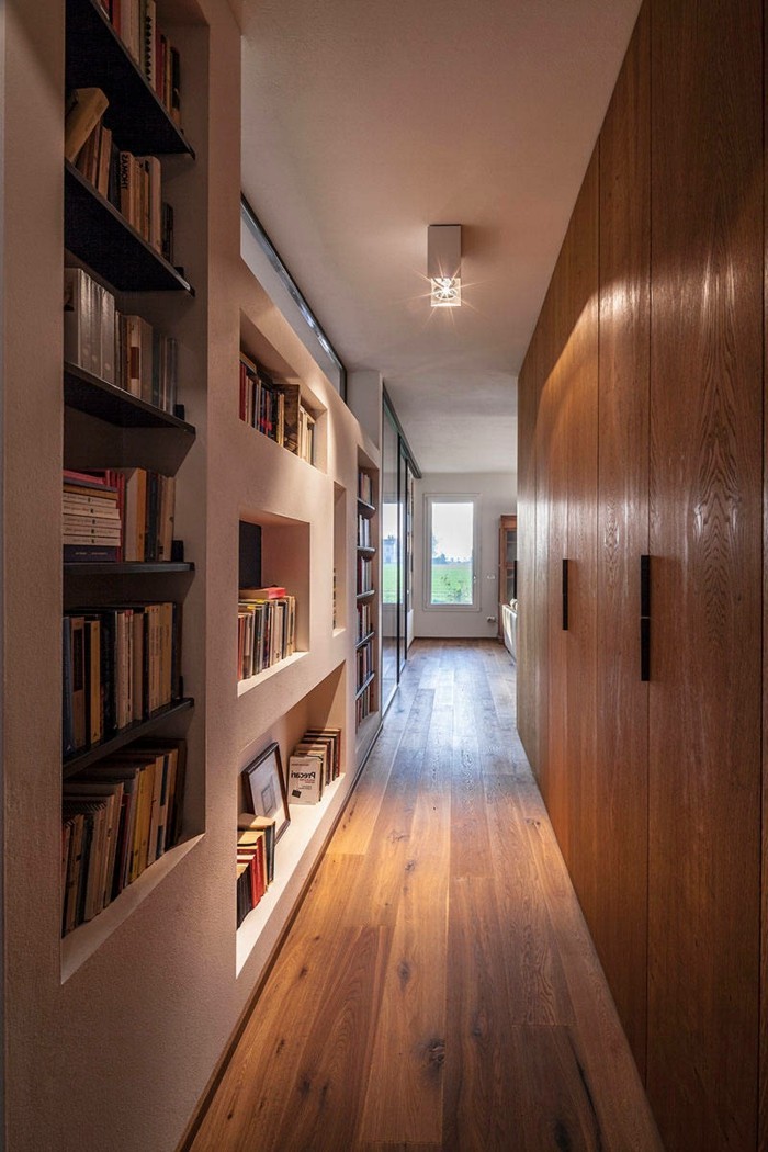idées de conception Corridor bois armoires et sol-plein naturel