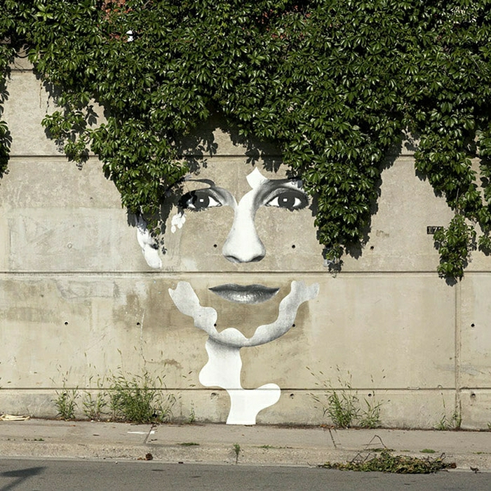 Graffiti Style Woman Face Green косата