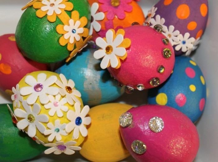 Fondo de pantalla de Pascua decorados con huevos-gekleppten flor