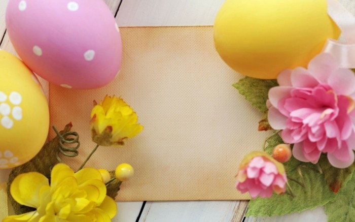 Fondo de pantalla de Pascua con flores y dispuestas-huevos