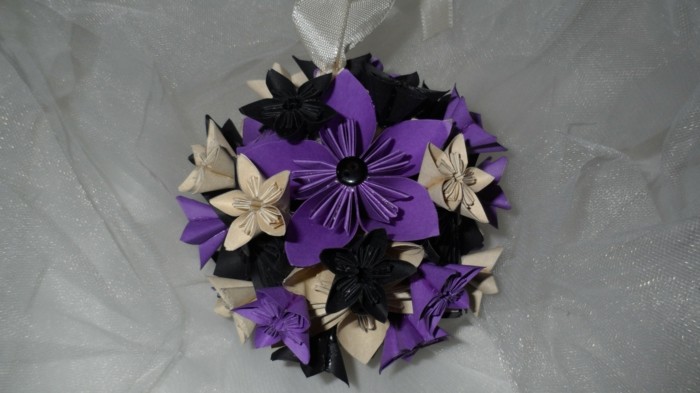 Сватбена маса декорация-цветя-черно-лилав