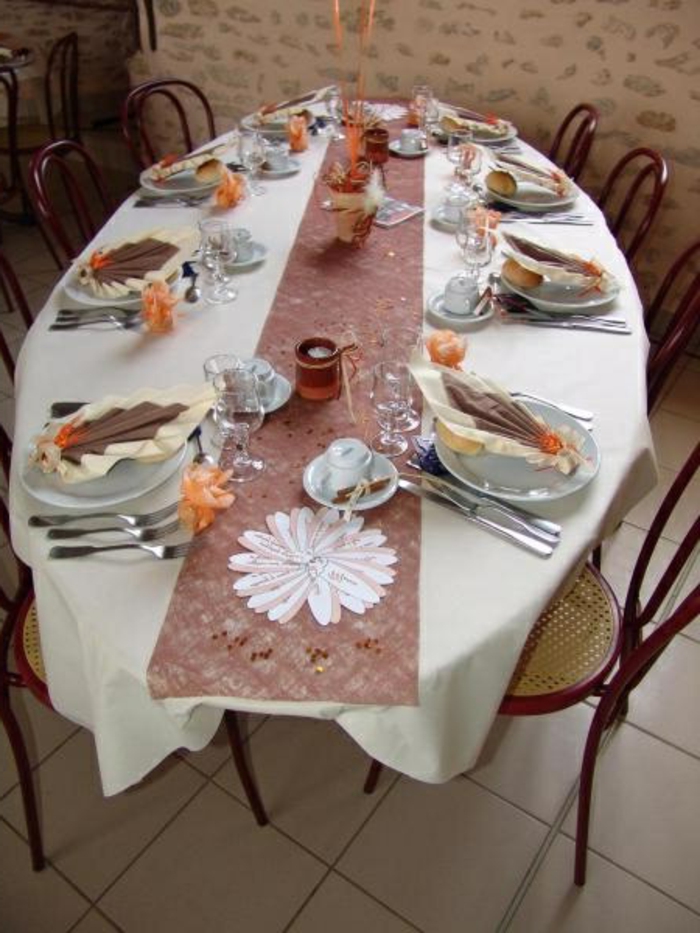 Сватба маса декорация-с-Салфетки за сервиране