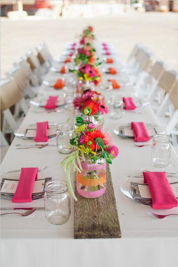 Hochzeitdeko-iso-tyylikäs-ja tyylikäs-ideoita-for-koristeluun-with-vaaleanpunaisia ​​kukkia