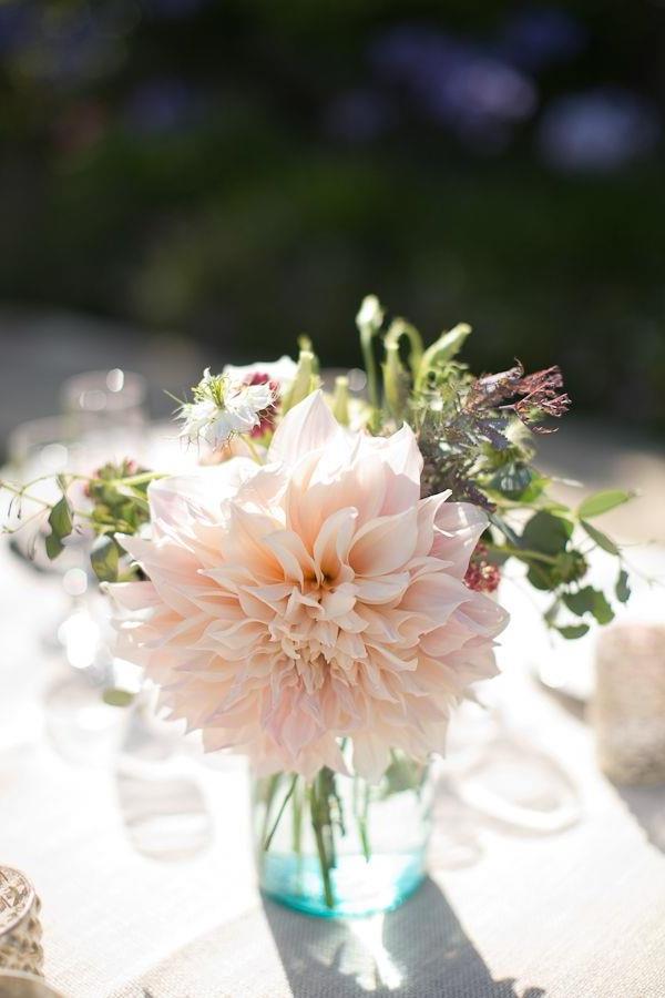 Esküvői dekorációk - Esküvői díszek-magad-virág-virág-díszek-a-asztal-vintage-esküvő