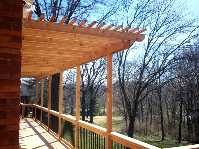 Krovni balkon za veliku terasu seoski rustikalni drvo lijevo prirodno