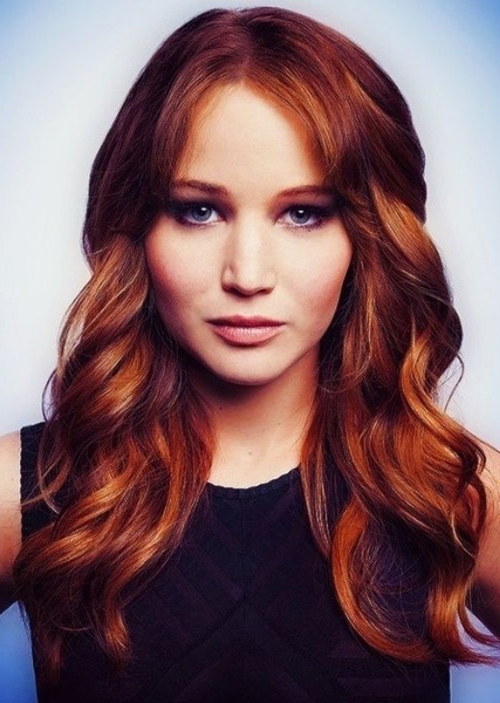 Η Jennifer Lawrence με ελκυστική κόκκινα μαλλιά