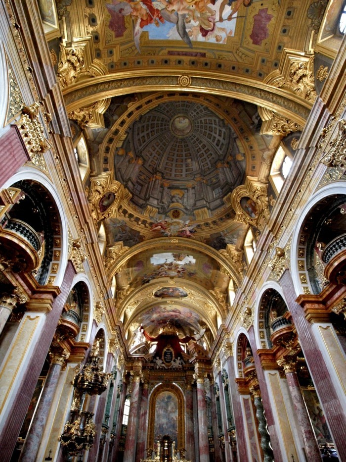 Isusovačka crkva u Beču-Austrija-jedinstvena-barokna arhitektura